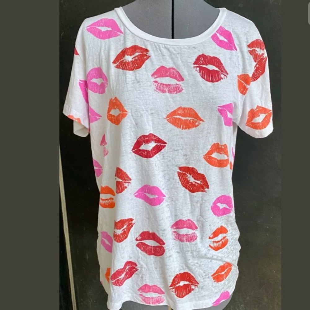 NEW CHA SOR LADIES TSHIRT RED PINK CORAL LIPSTICK KISSES LIPS GRAPHIC PRINT M